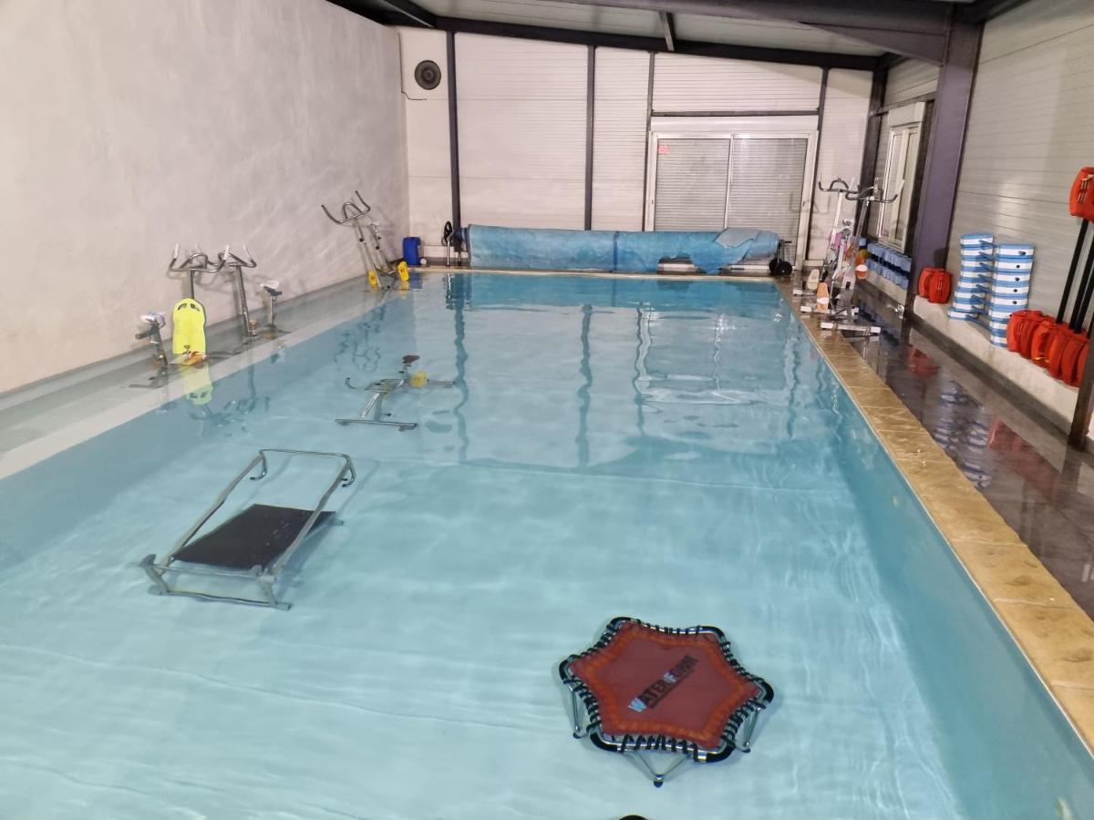 Sci Aquazen loisirs détente Saint-Mitre-les-Remparts Esterno foto